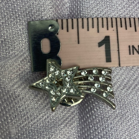 $3 Bundle Only Star brooch - Picture 2 of 3
